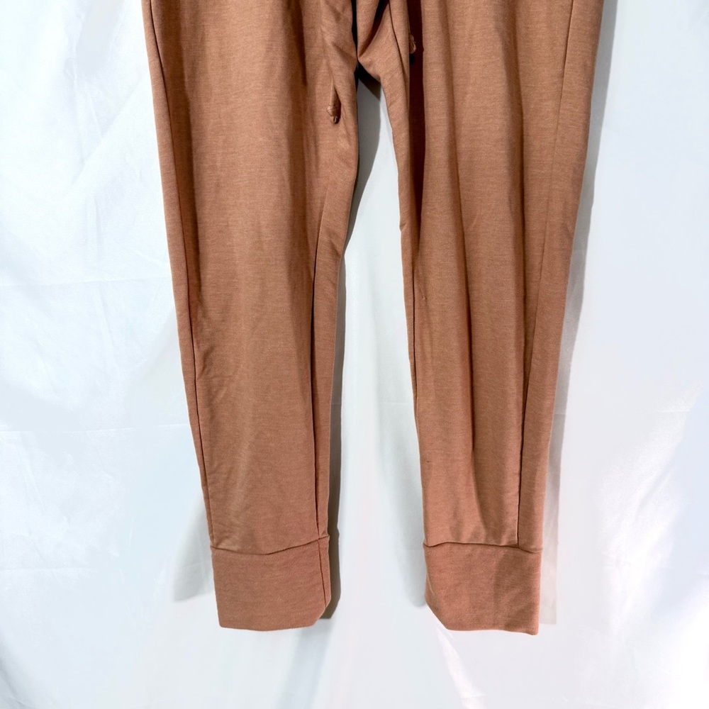 Free People Movement “Sunny Skinny”
Sweatpants With Drawstring Waist And Pockets - Picture 5 of 13